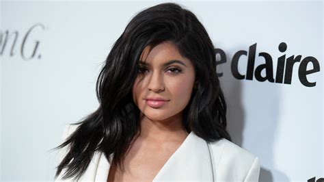 Kylie Jenner warns fans about dangerous fake Lip Kits